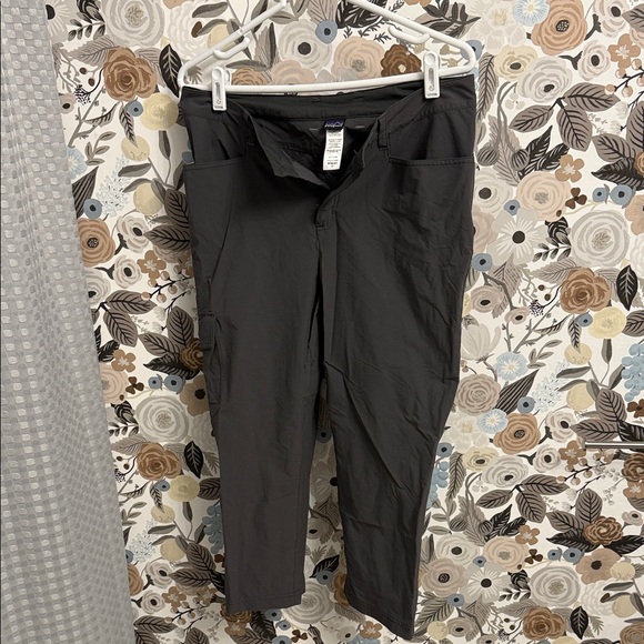 Patagonia Women's Gray Capris Pants - Picture 1 of 4